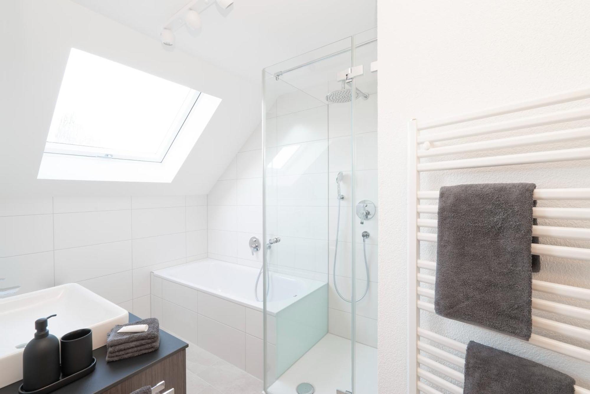 Haus4Zimmer mit Seeblick - einfacher Luxus, pur Bregenz Exterior foto